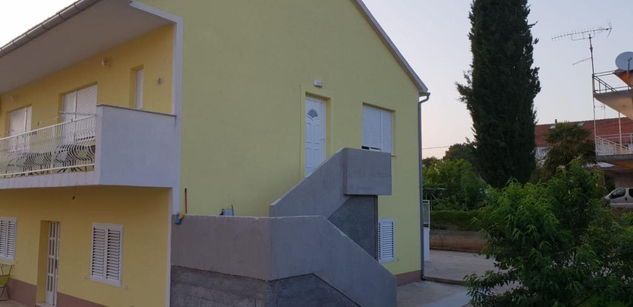 Apartmani Milutin Brodarica  Kültér fotó
