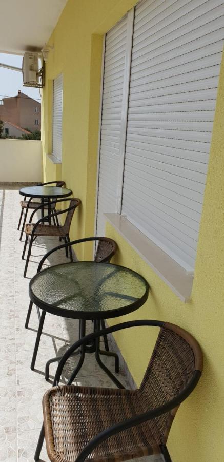 Apartmani Milutin Brodarica  Kültér fotó