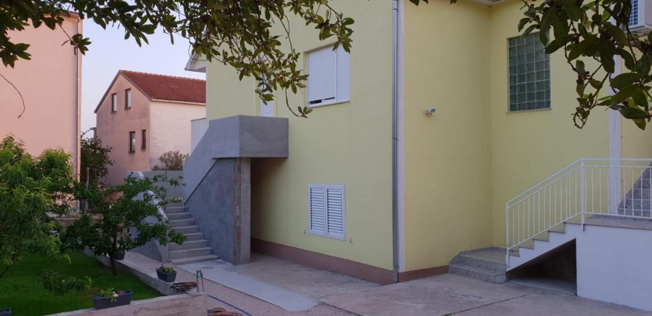 Apartmani Milutin Brodarica  Kültér fotó