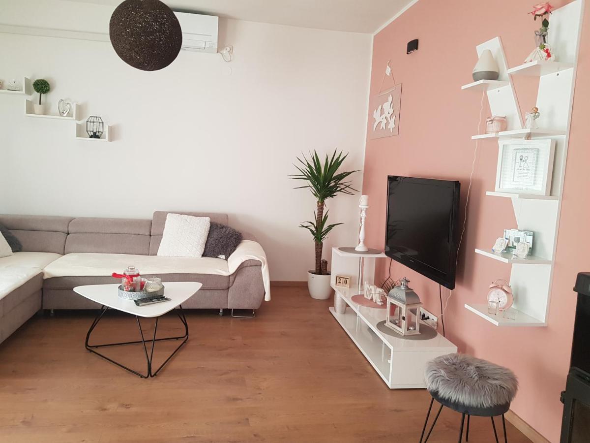 Apartmani Milutin Brodarica  Kültér fotó