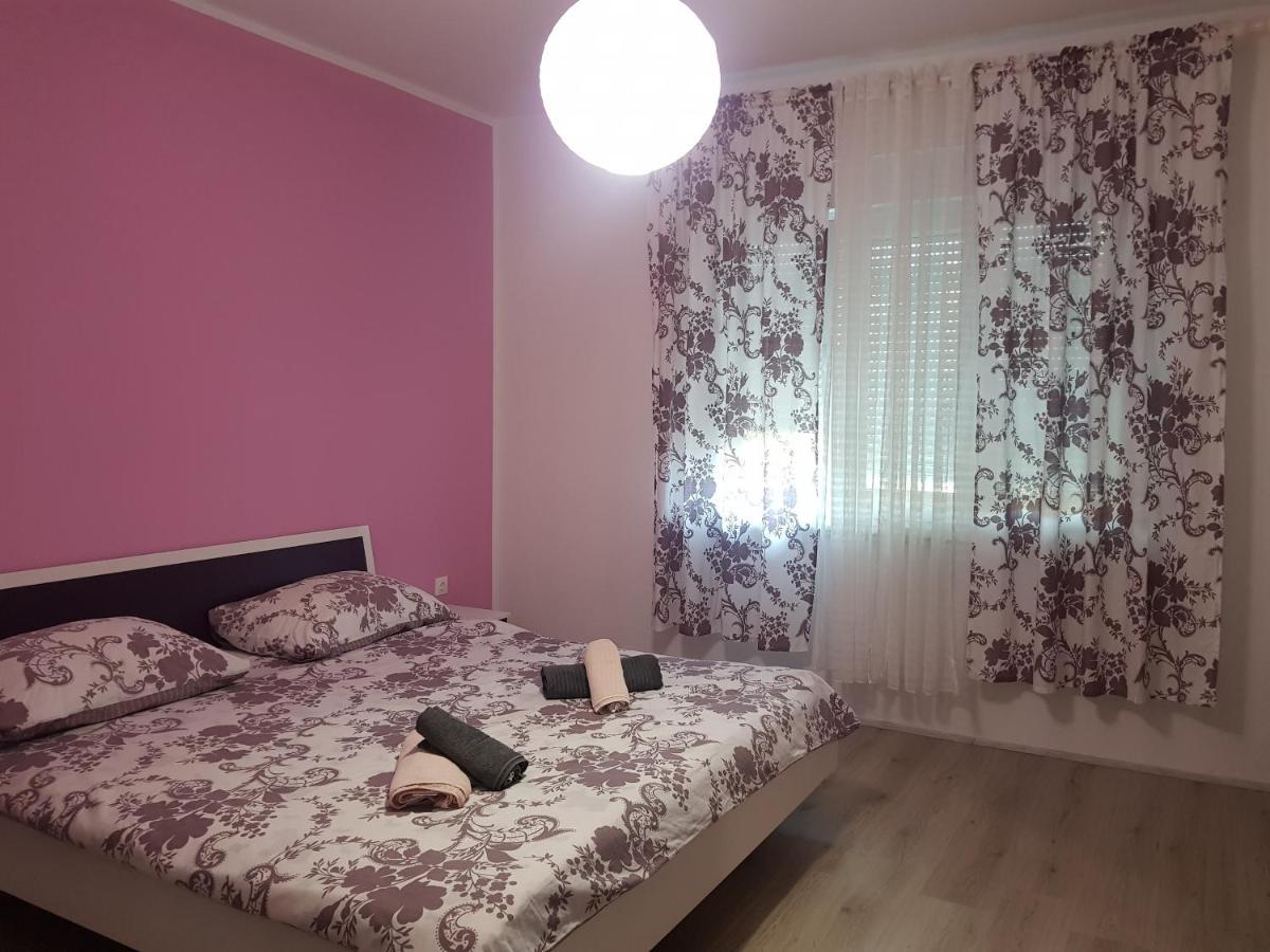 Apartmani Milutin Brodarica  Kültér fotó