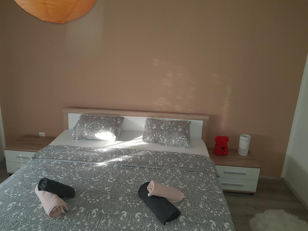 Apartmani Milutin Brodarica  Kültér fotó