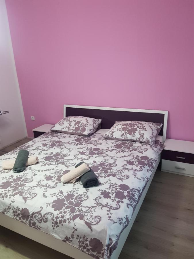 Apartmani Milutin Brodarica  Kültér fotó