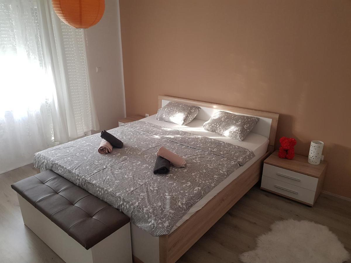 Apartmani Milutin Brodarica  Kültér fotó